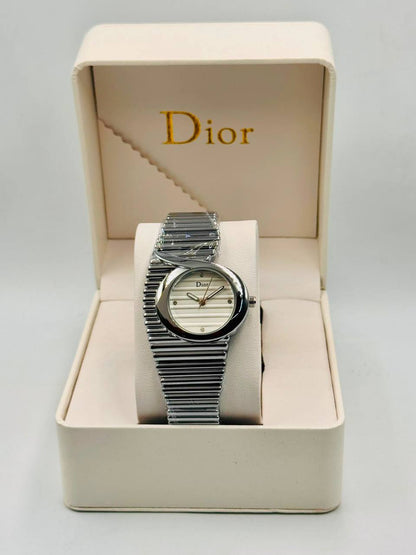 Dior ladies 
New Arrival*🤩🤩
55 dhs✅

Zain08
♥️♥️♥️
