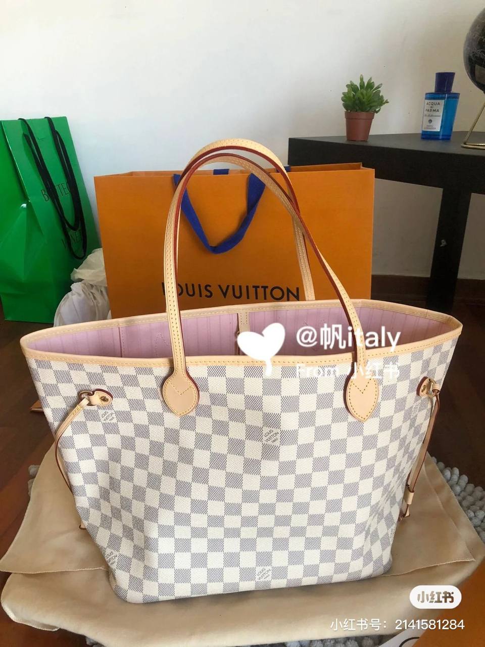 Lv 
Master❣️❣️
320 dhs🇦🇪🇦🇪
#Medium size 31cm💕🥳

Zain228
♥️♥️♥️