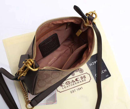 Coach
75 dhs✅
size 24×8×15cm

Zain42
Zain213
♥️♥️♥️