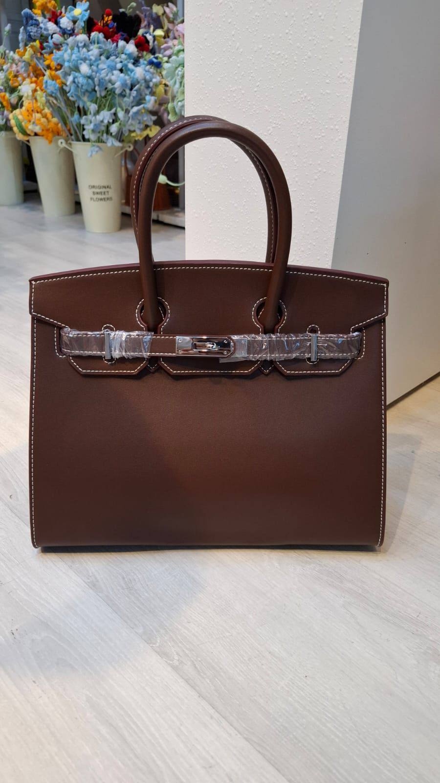 HERMES 
New material 
30cm
115 dhs🪙🌨️

Zain44
♥️♥️♥️