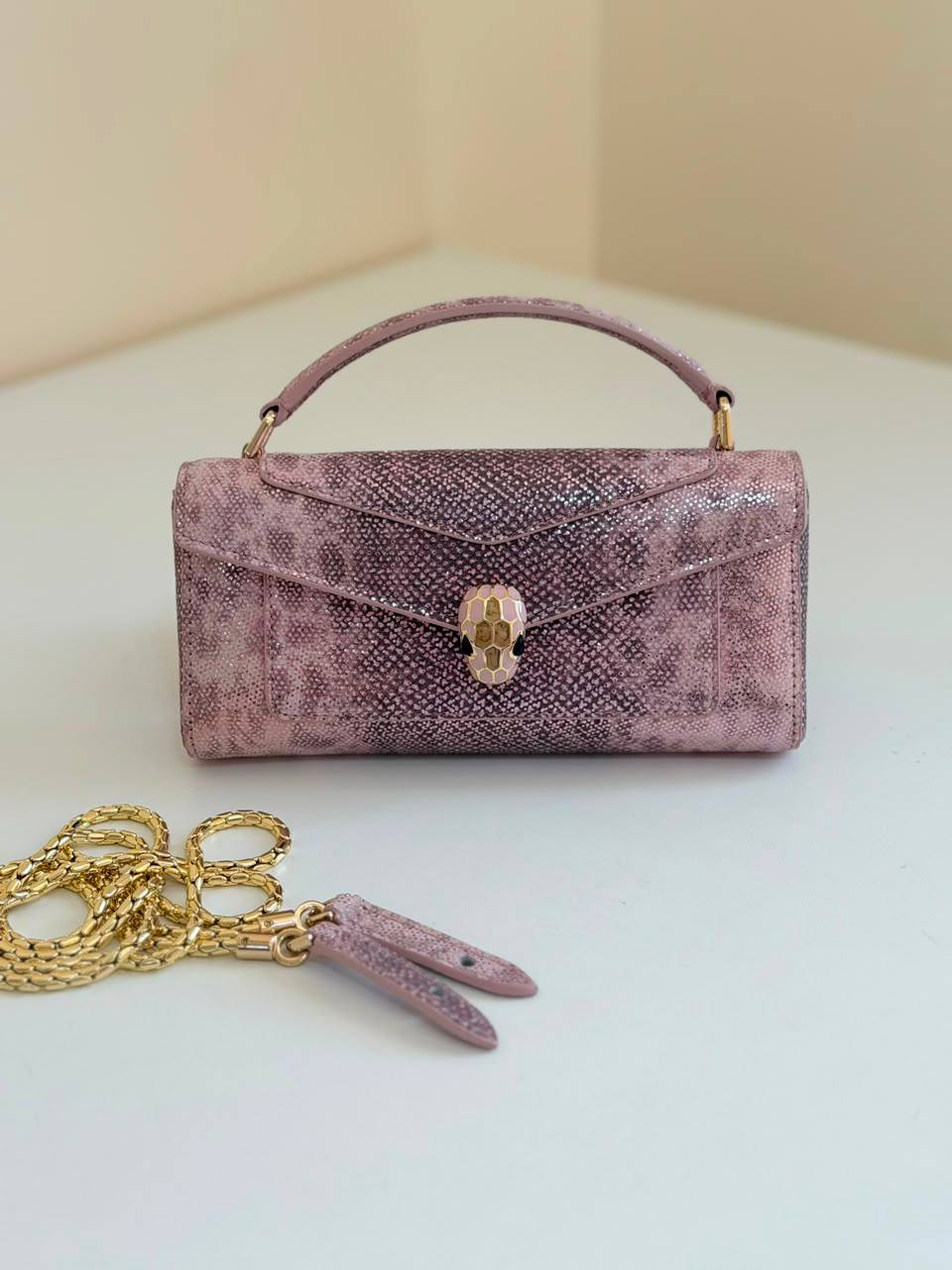 Bvlgari Master🌺🌺
New Came
360 dhs✅

Zain134
♥️♥️♥️