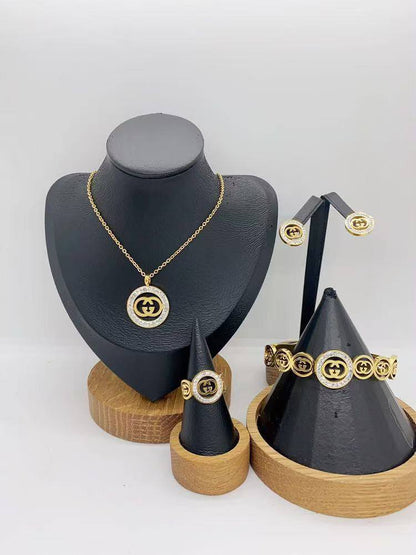 Stainless steel ❤️‍🔥*
Necklace 💥
Earring ✨
Ring 💍 free size 💍
Bangle 🦋
Non tarnish 💯
With brand boxes 🗃️ 
And paper bag 🛍️
50 dhs✅

Zain216
♥️♥️♥️