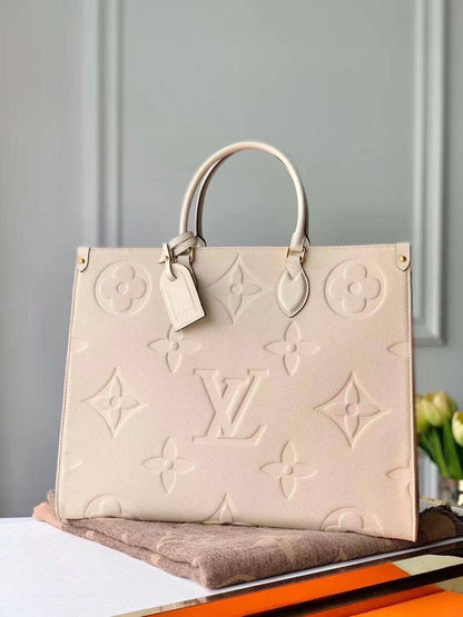 LV
85 dhs🪙💕
Size 33 CM

Zain269
♥️♥️♥️