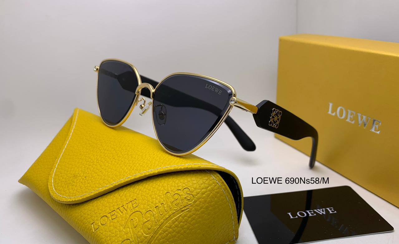 Loewe
70 dhs❤️

Zain126
♥️♥️♥️