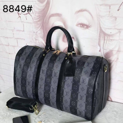 Travel Bags
120 dhs🇦🇪🇦🇪
size 50cm

Zain26
♥️♥️♥️
