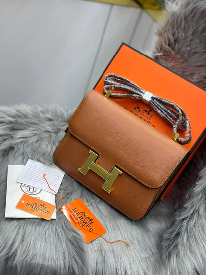 HERMES
SIZE………. 23CM🌷
95 dhs🪙🌨️
With BOX✅

Zain244
♥️♥️♥️