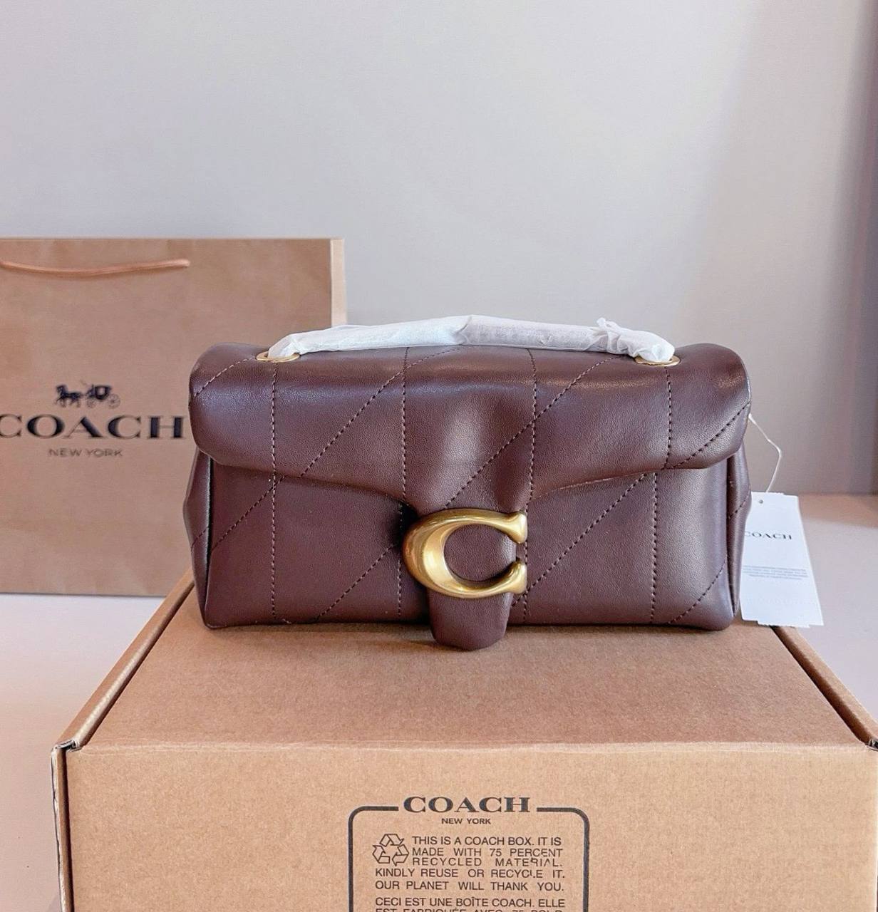 COACH 
HIGH QUALITY 
WITH BOX 
120 dhs💓
Size:26cm

Zain295
♥️♥️♥️