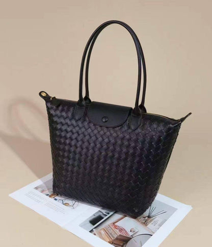 BOTTEGA 
COPY ONE 
130 dhs🇦🇪🇦🇪

Zain295
♥️♥️♥️