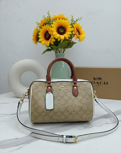 COACH 🆕
GOOD QUALITY 💯
95 dhs🪙🌨️
WITH BOX 📦

Zain28
♥️♥️♥️