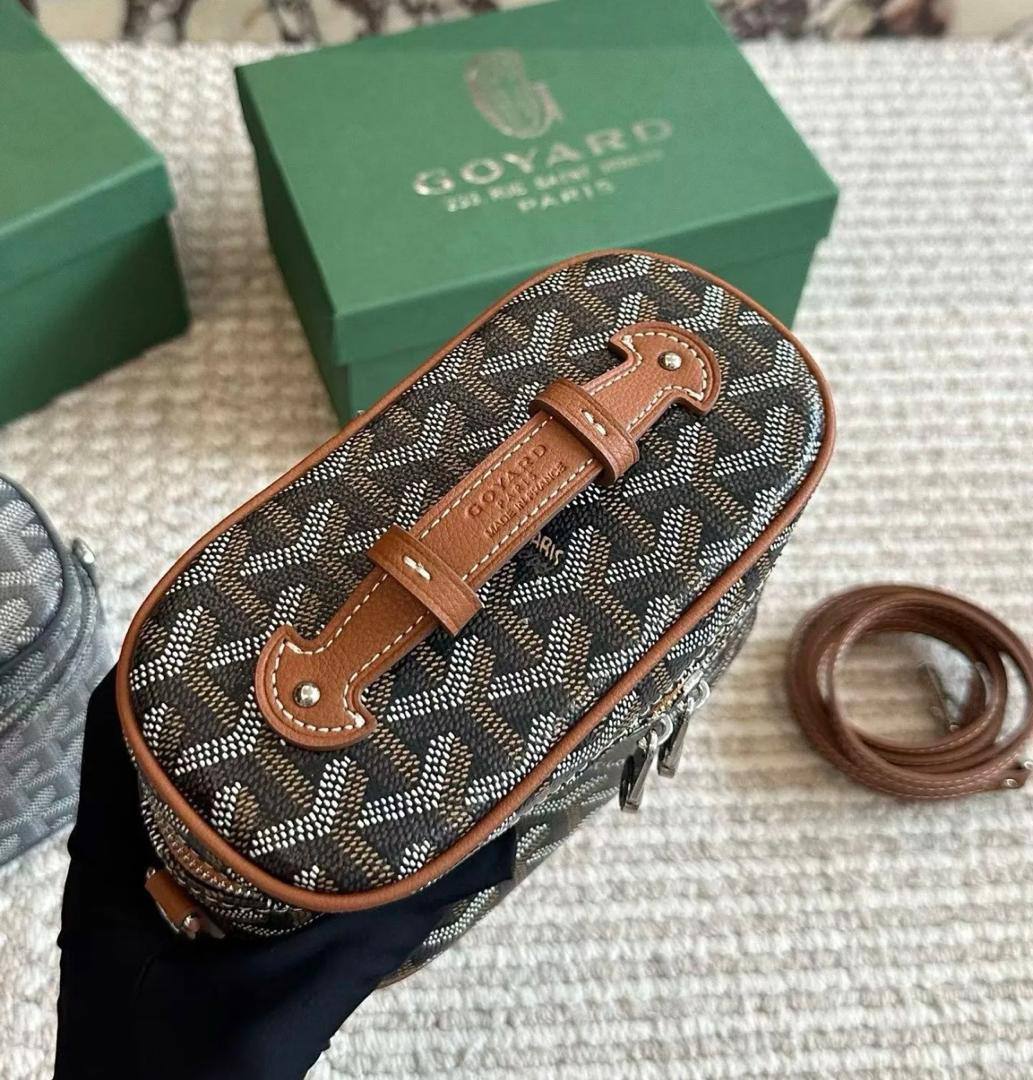 Goyard
95 dhs🇦🇪🇦🇪
with box
size 18cm

Zain26
♥️♥️♥️