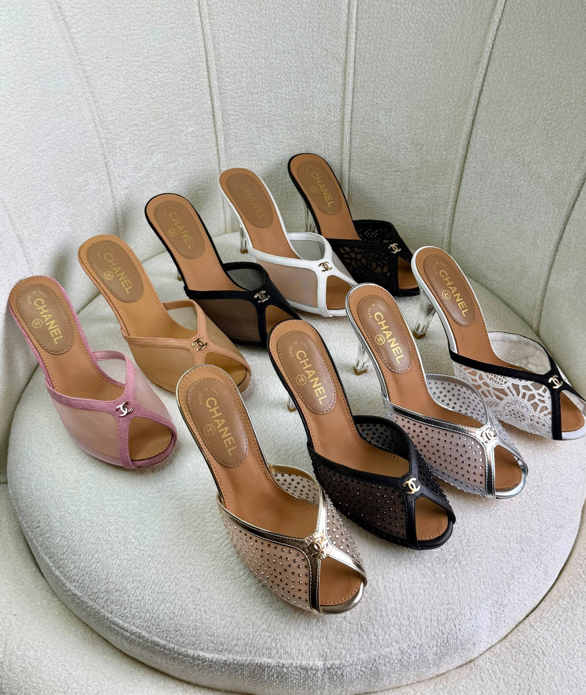 chanel
Super AAAQuality 💯 

With original packing🎁🎁

SIZE:36and41

Available now
430 dhs🇦🇪🇦🇪

Zain309
♥️♥️♥️