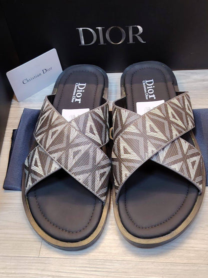 Dior Slipper, 

high quality 

Size 40To 45
110 dhs🇦🇪🇦🇪

Zain120
♥️♥️♥️