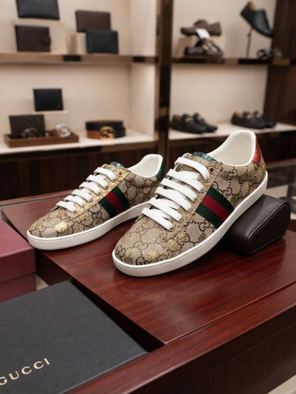 NEW CAME 

GUCCI SHOES 

GOOD QUALITY 
36 TO 42

135 dhs🇦🇪🇦🇪

WITHBOX PAPER BAG

Zain40
♥️♥️♥️