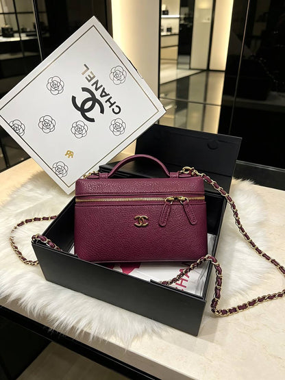 CHANEL 26 A 
 Super leather. 
Bag size :19*12 
240 dhs🇦🇪🇦🇪
with box

Zain38
♥️♥️♥️