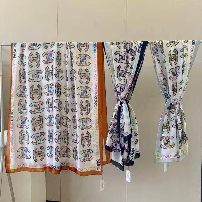 Silk scarf 
40 dhs🪙💕

Zain93
♥️♥️♥️