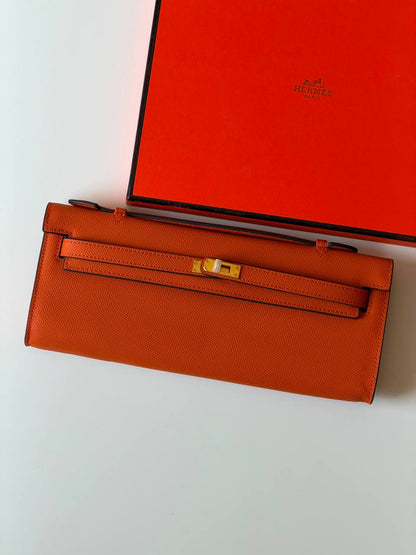 Hermes
 clutch 30cm💥Master quality ✅with box📦
360 dhs✅

Zain52
♥️♥️♥️