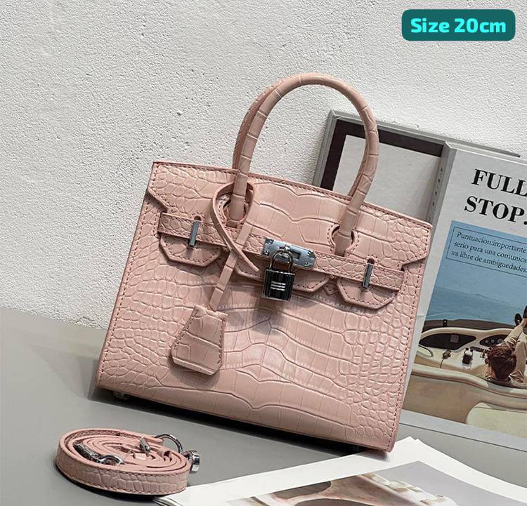 Hermes
Good quality 
with box
🎁🎁🎁

95 dhs🪙🌨️

Zain158
♥️♥️♥️