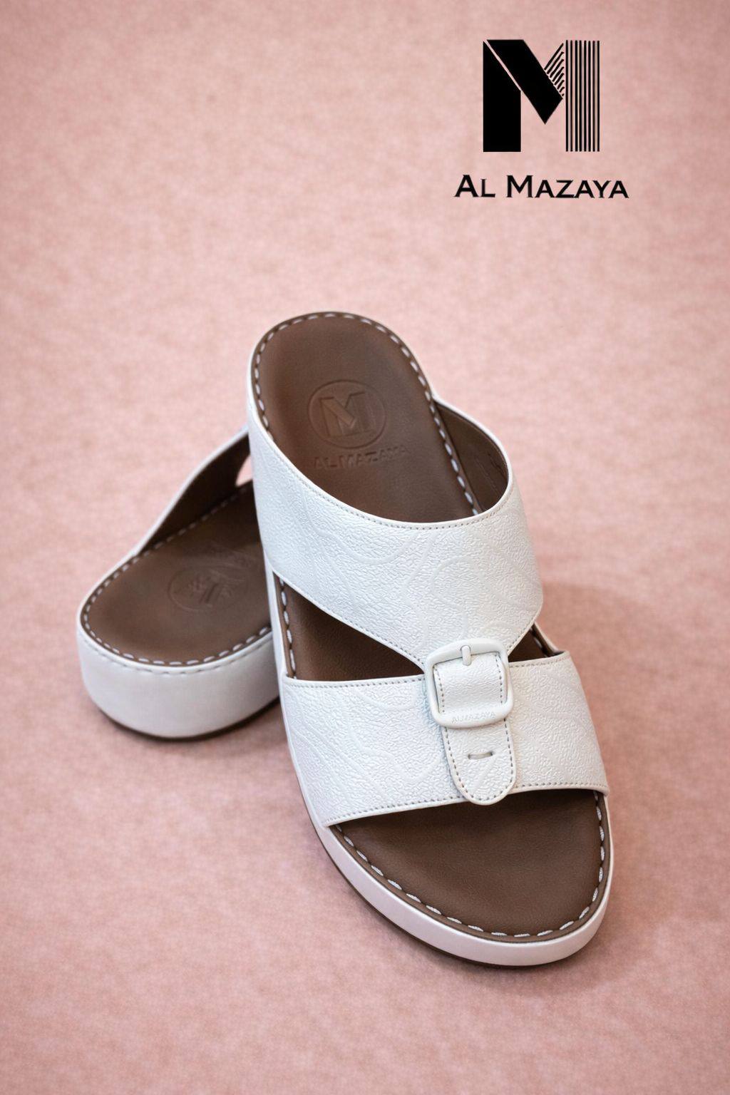 slippers for men good quality  
size available (40to46) 6to12) 

230 dhs🌺

Zain59
♥️♥️♥️