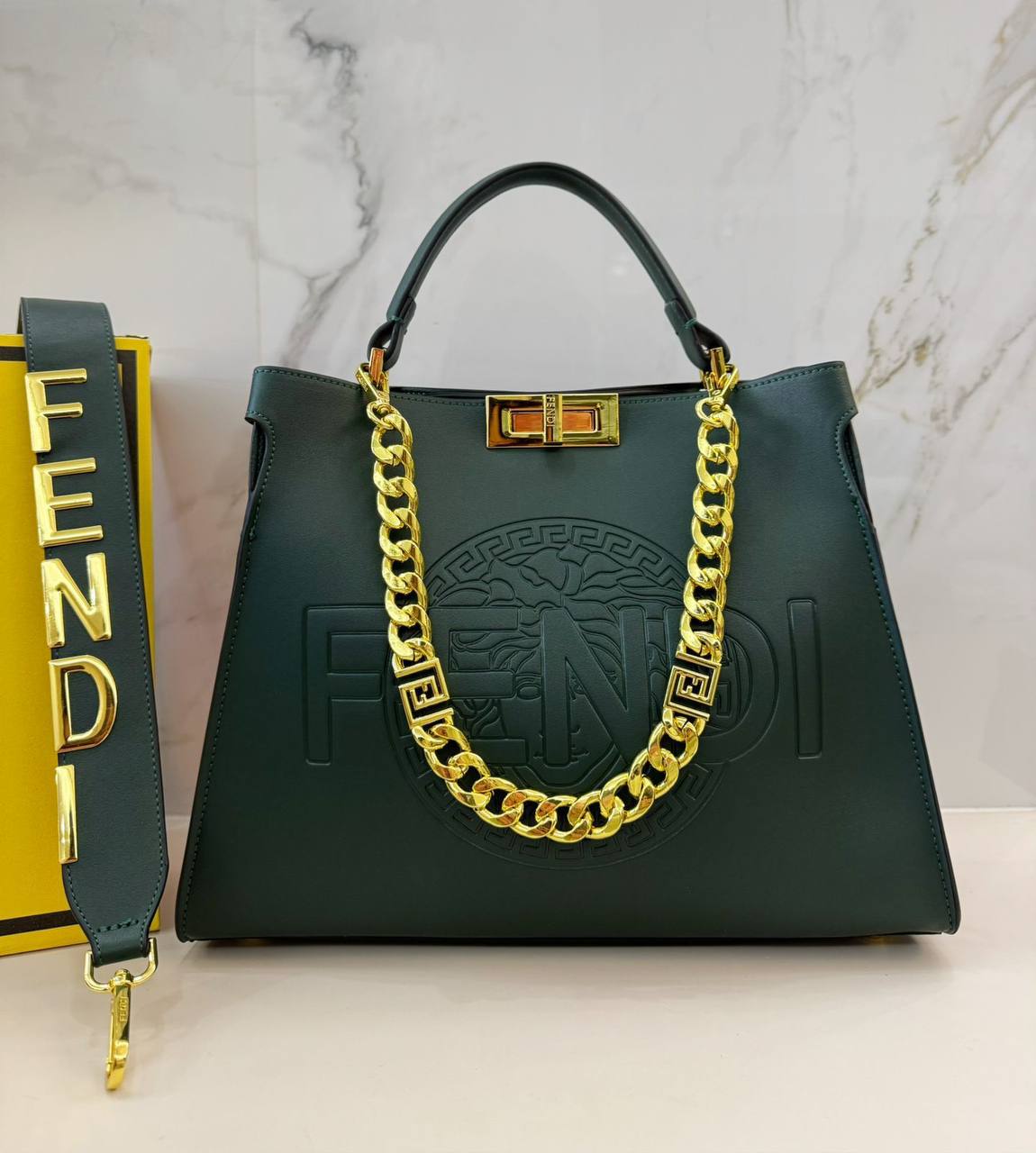 FENDI 
COPY ONE NEW CAME 
155 dhs💓

Zain39
♥️♥️♥️