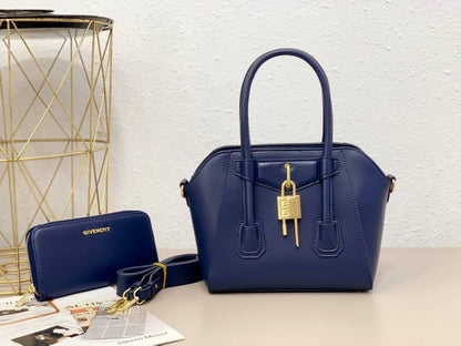 Givenchy
GOOD QUALITY 
110 dhs🇦🇪🇦🇪
SIZE 23CM

Zain200
♥️♥️