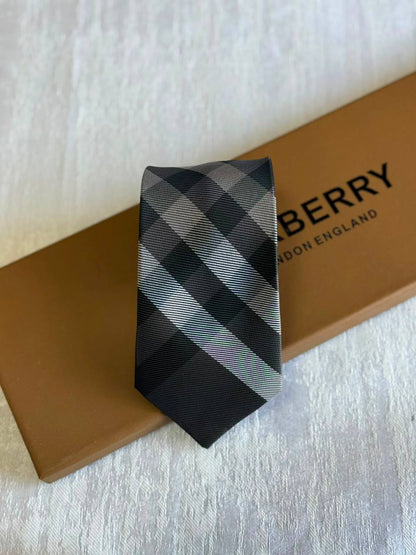 BURBERRY
TIE
*Master Quality*
180 dhs💓

Zain179
♥️♥️♥️