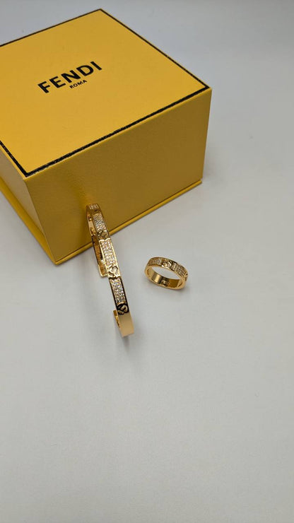 Fendi
*Master Quality* 
*Bracelet & F.ring*
130 dhs🇦🇪🇦🇪 with Normal Box 🎁
200 dhs🇦🇪🇦🇪 with Master Box 🎁

Zain210
♥️♥️♥️
