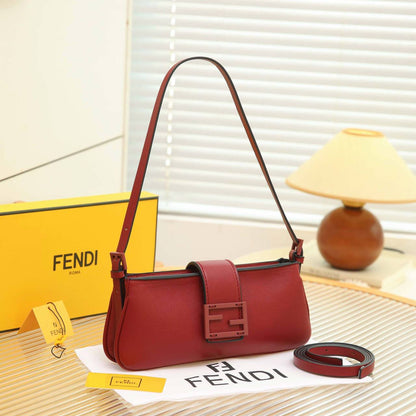 FENDI 
NEW CAME 
GOOD QUALITY
 WITH BOX 
🎁🎁🎁

90 dhs✅

Zain39
♥️♥️♥️