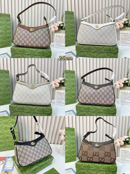 Gucci

90 dhs✅

Good  quality

Size: 25cm

with box
🎁🎁🎁

Zain74
♥️♥️♥️