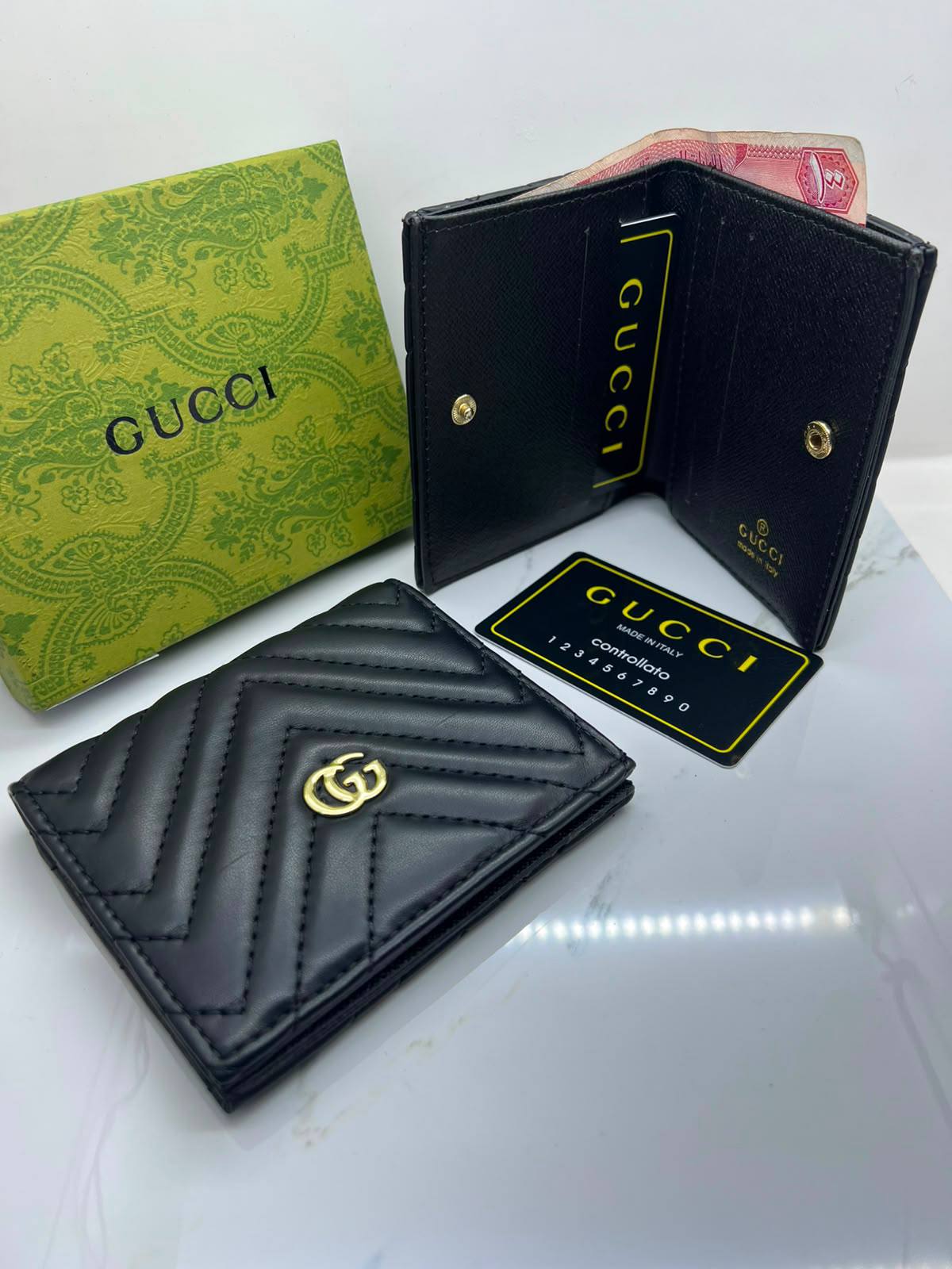 Wallets
45 dhs✅

Zain182
♥️♥️♥️
