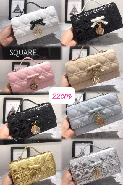 Dior 
120 dhs✅ 

with box
🎁🎁🎁

Zain07
♥️♥️♥️