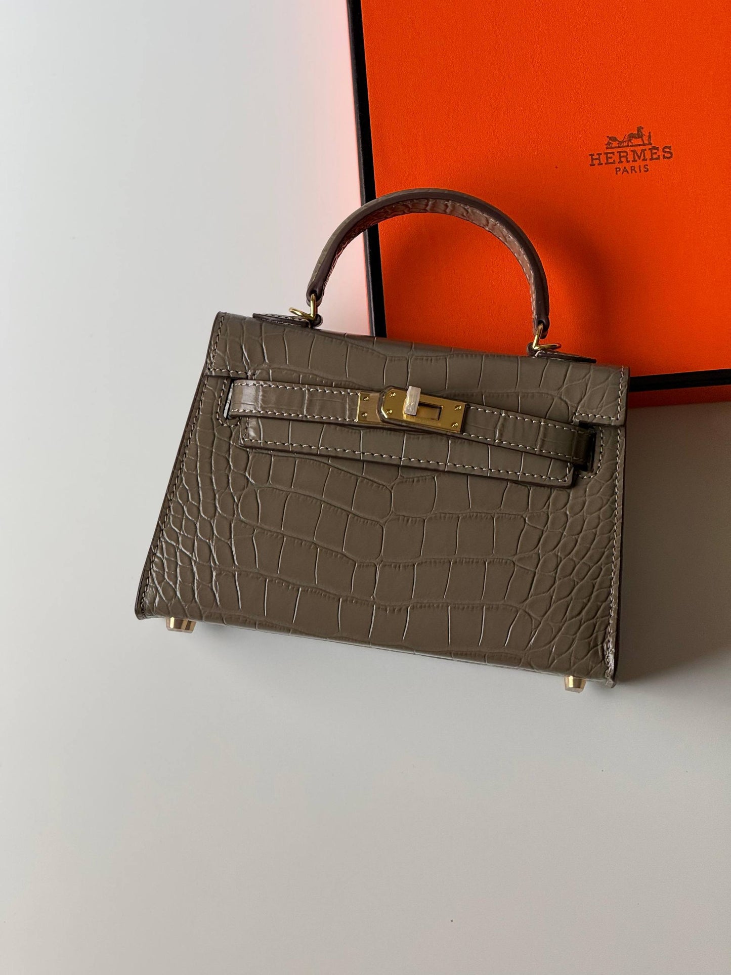 Hermes
minikelly 19cm💕

master quality😍

with box❤️
🎁🎁🎁

340 dhs❣️

Zain52
♥️♥️♥️