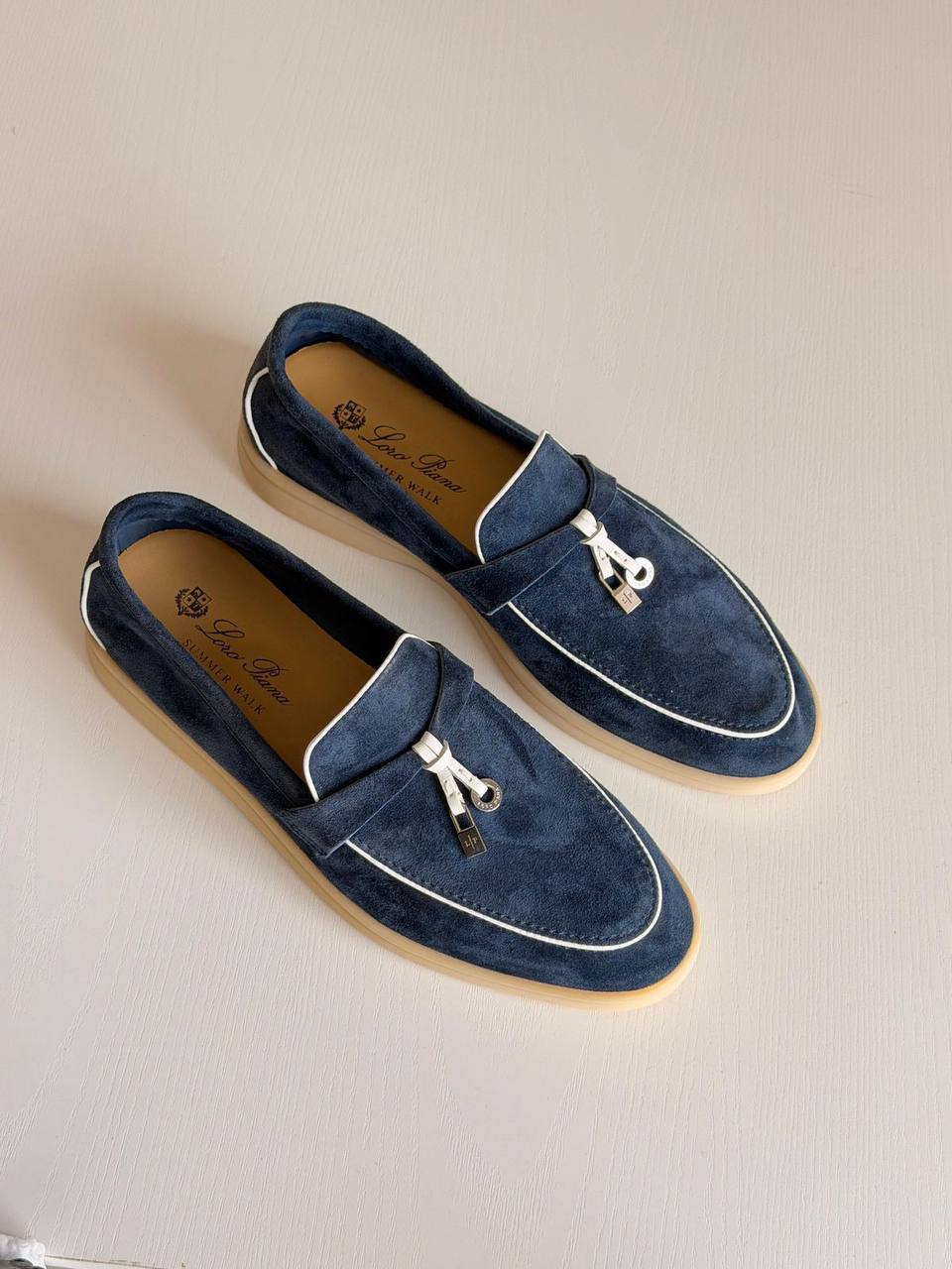 Loro Piana 
Summer Charms Walk❣️❤️
Super Master Quality
Size 36 to 41
450 dhs💓

Zain71
♥️♥️♥️
