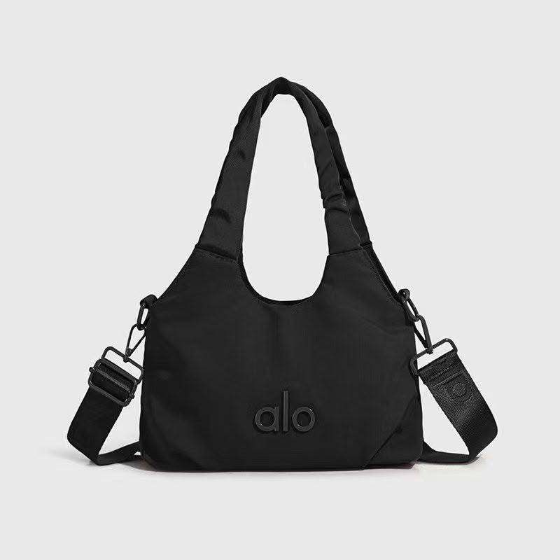 Alo 
70 dhs✅
size 24×10×14cm

Zain42
♥️♥️♥️
