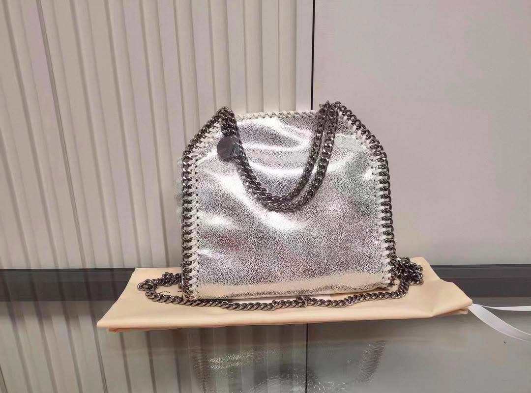 Stella
110 dhs🇦🇪🇦🇪
Size：20cm
good-quality with box

Zain35
♥️♥️♥️