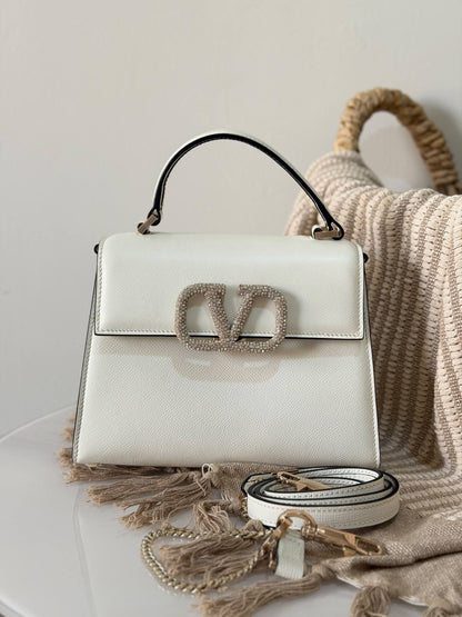 Valentino 
Super master quality aaa

For Price 👇 WhatsApp✅
0568585901 
0507557372
0552275751 Owner Zain 👌

Zain315
♥️♥️♥️