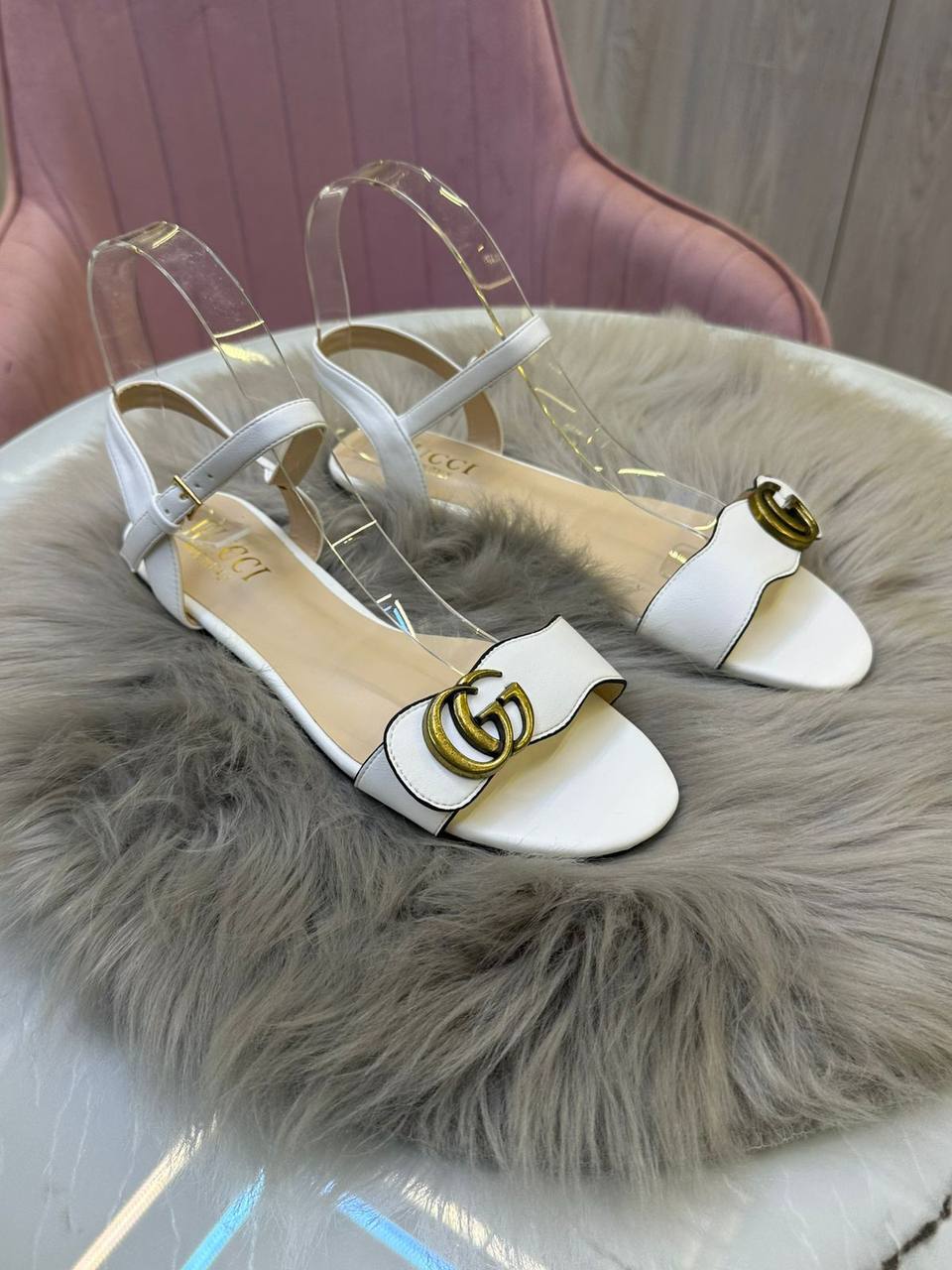 Gucci 

size 36 to 41

85 dhs🪙🌨️

Zain146
♥️♥️♥️