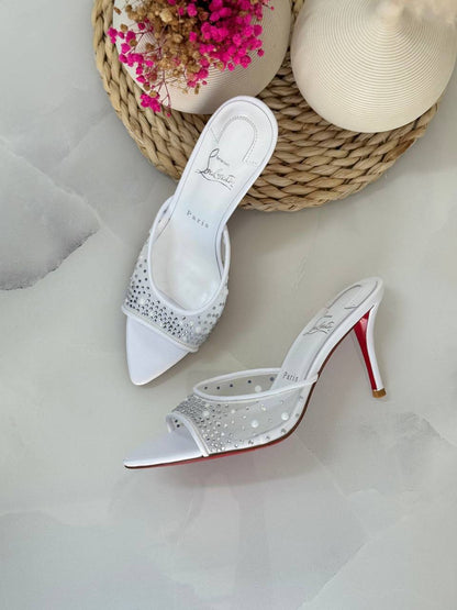 CHRISTIAN LOUBOUTIN
Vip quality
Size 36 to 41
450 dhs✅

Zain113
♥️♥️♥️