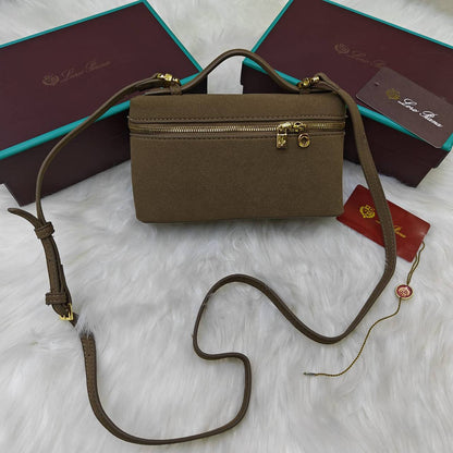 Loro Piana

90 dhs💓

with box
🎁🎁🎁

Zain235
♥️♥️♥️