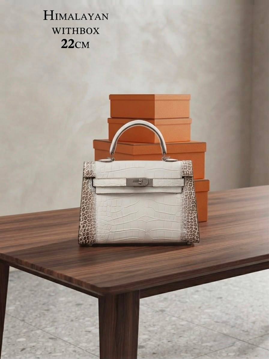 Hermes ᴋᴇʟʟʏ ᴄʀᴏᴄs 
sɪʟᴠᴇʀ ʜᴀʀᴅᴡᴀʀᴇ
ᴡɪᴛʜʙᴏx
Cʀᴏᴄᴏᴅɪʟᴇ ᴅᴇsɪɢɴ
sɪᴢᴇ:𝟐𝟐ᴄᴍ
100 dhs✅

Zain56
♥️♥️♥️