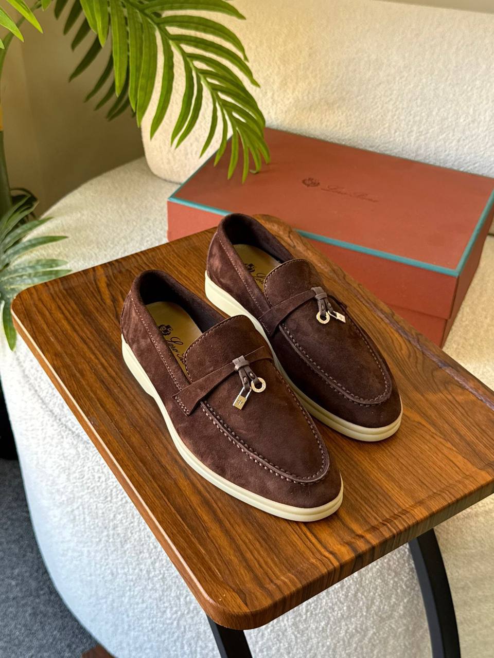 LORA PIANA 
SuperMaster Quality 💯
450 dhs💓
Size:36-41💥

Zain171
♥️♥️♥️