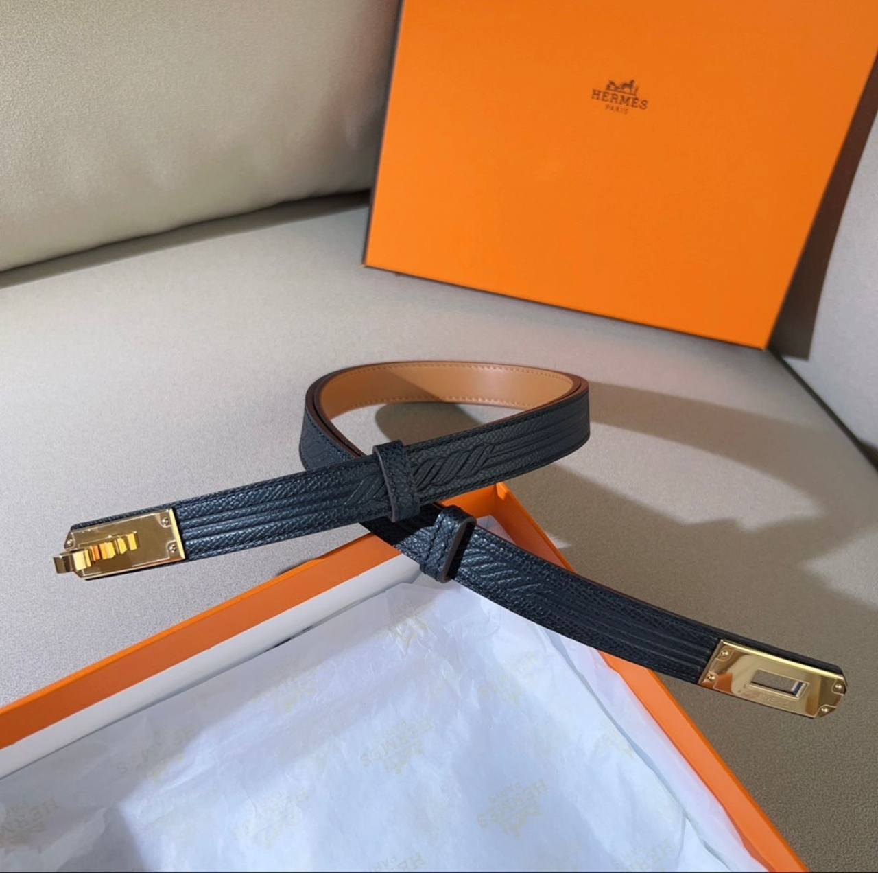 Hermes
💞*available again*💞
280 dhs🪙🌺

Zain164
♥️♥️♥️