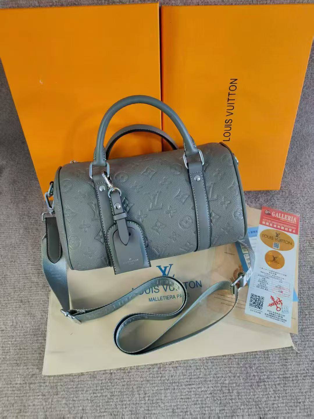 Goyard - LV
New Came❣️❣️
115 dhs✅

Zain143
♥️♥️♥️