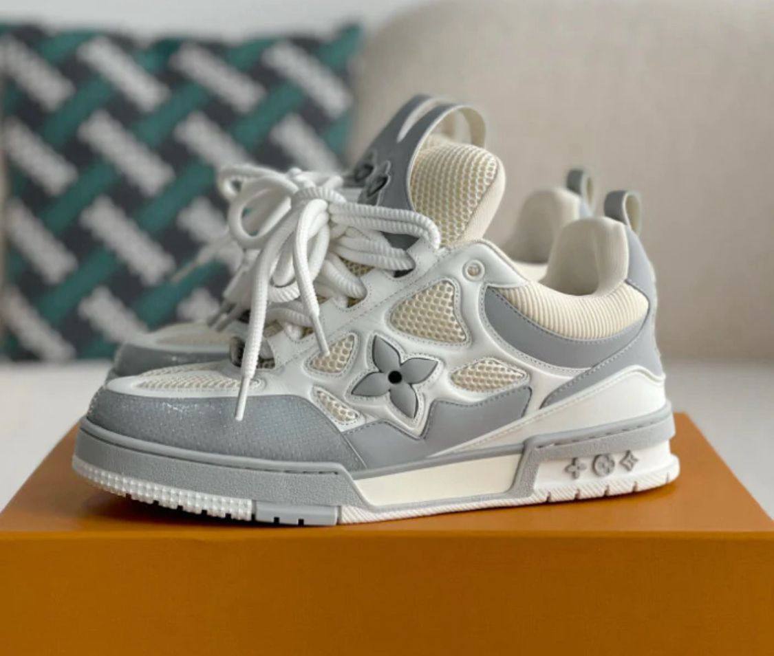 LV
Size 39-45⚡️
150 dhs🗽
Good quality 🤩

Zain183
♥️♥️♥️
