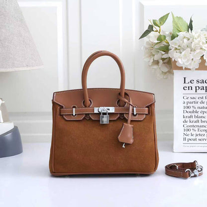 HERMES 
25cm
110 dhs🪙🌨️ 

Zain254
♥️♥️♥️