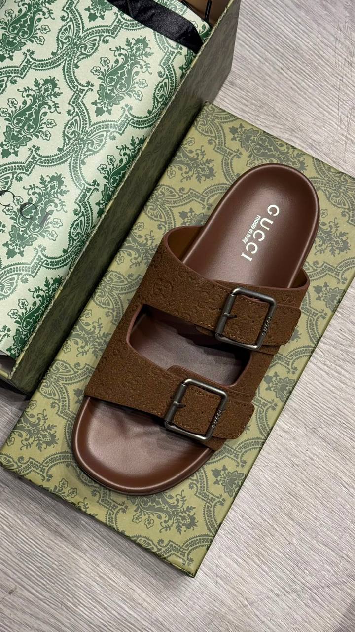 Gucci
Size 40 TO 45 
120 dhs💓

Zain183
♥️♥️♥️