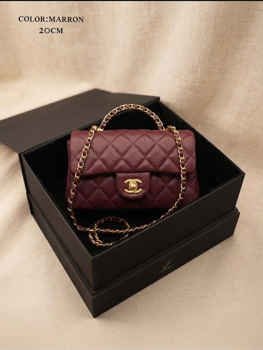 Chanel ᴛᴏᴘ ʜᴀɴᴅʟᴇ 
ɢᴏʟᴅᴛᴏɴᴇ ᴄʀᴏssʙᴏᴅʏ
ᴡɪᴛʜʙᴏx
ʟᴇᴀᴛʜᴇʀ
sɪᴢᴇ:20ᴄᴍ
100 dhs✅

Zain56
♥️♥️♥️