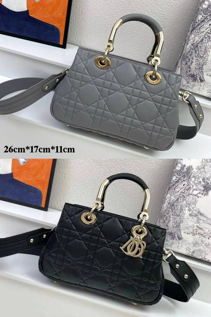 DIOR 
MASTER QUALITY 
SPECIAL OFFER
220 dhs💛
leather

Zain295
♥️♥️♥️