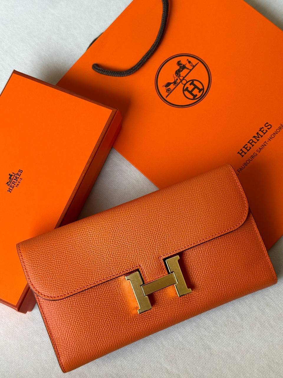 HERMES
💙*Super Master*💙
💙*With original box*💙
380 dhs🌺

Zain281
♥️♥️♥️