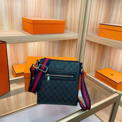 Gucci

24*20*6  cm

95 dhs 🇦🇪🇦🇪🇦🇪

Zain17
♥️♥️♥️