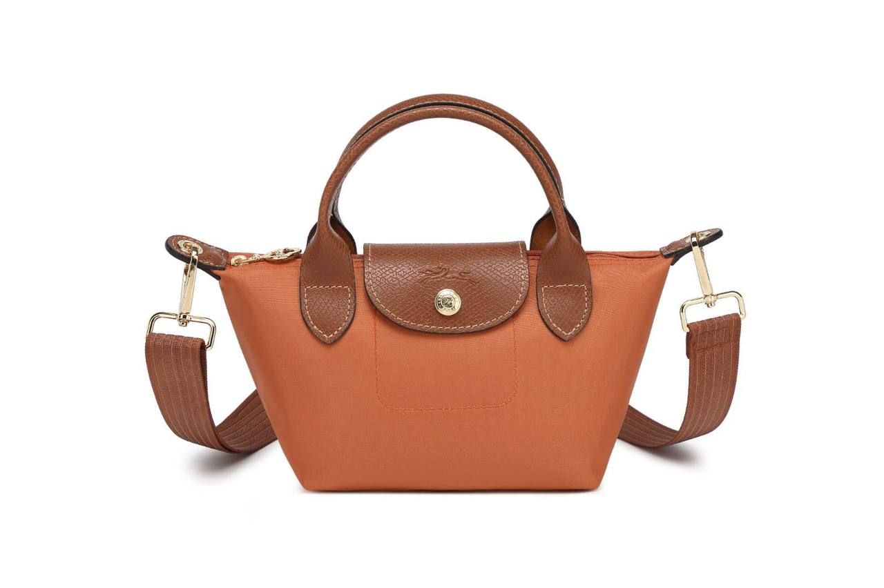 NEW CAME 

LONG CHAMP 

BAG GOOD QUALITY 

65 DHS🇦🇪🇦🇪🇦🇪

 SIZE: 25-12-9cm

Zain40
♥️♥️♥️